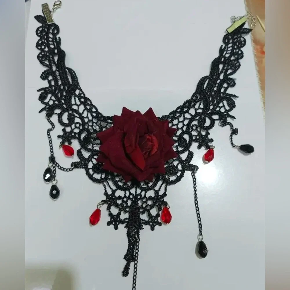 SOLD Lulu’s Red Rose Black Lace Choker Necklace - Picture 2 of 2